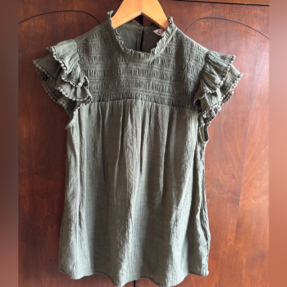 Nanette brand olive top size S